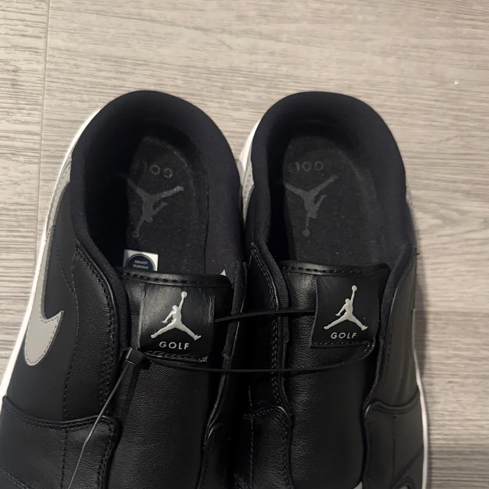 Nike Men's Black and Gray Golf Sneakers